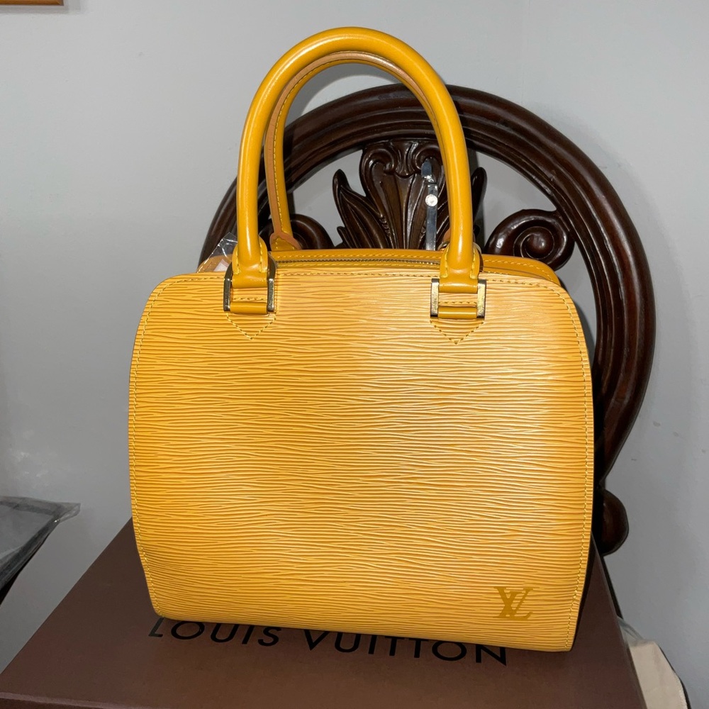 Louis Vuitton Triana Epi yellow
